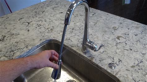 How To Fix A Moen Kitchen Sink Sprayer That Is。